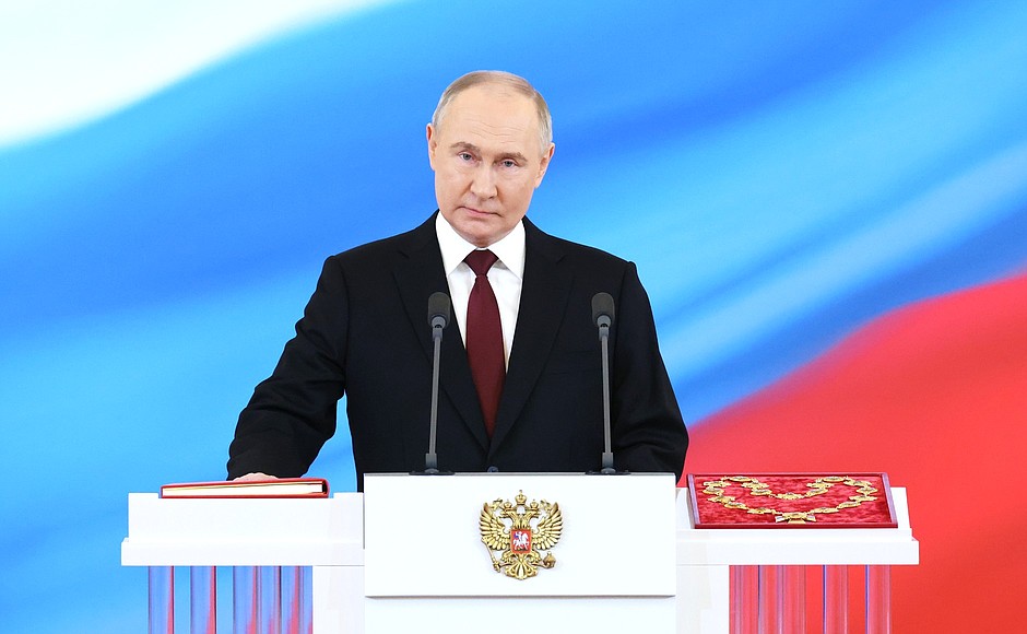 Владимир Путин вступил в должность Президента России.